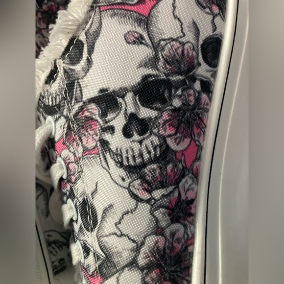 Floral Skull Womens SZ 8 Canvas Sneakers lace up Pink and White - Picture 4 of 11